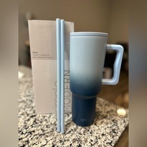 Simple Modern 40oz Trek